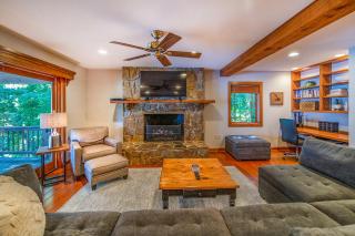 The Lodge on Smith Mountain Lake - Huddleston - 6
