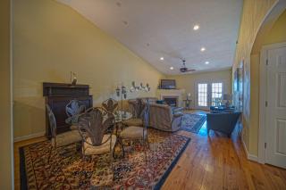 A Sweet Retreat - Huddleston - 3
