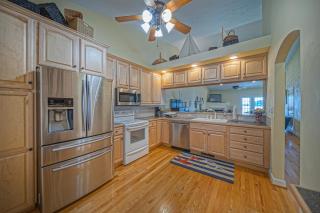 A Sweet Retreat - Huddleston - 2