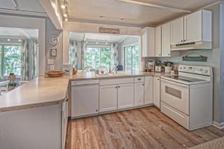 Cottage at the Lake - Moneta - 3