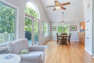 The Lake House on Sunset Point - Moneta - 3