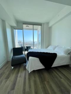 Luxury Designer Suite with Rooftop Pool, Gym - San Diego - 5