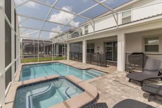 Champions Gate Resort!! Game Room, Theater, Near Disney!!! - Davenport - 0