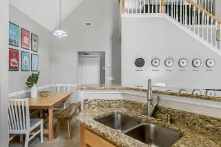 Cozy Apartment Only Miles From Disney Community Pool And Jacuzzii - Kissimmee - 2