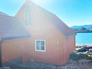 4 person holiday home in MÅLØY-By Traum - 4