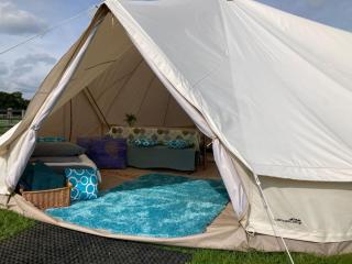 Twinkle Bell 4, Luxury Bell Tent with Firepit - Bartley - 9