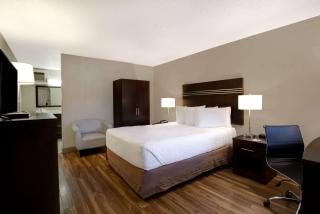 Days Inn by Wyndham Vernon - 3