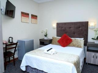 Morning flair Bed and Breakfast - Bloemfontein - 3