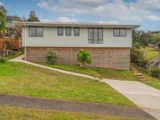 Manuka Lodge - Tairua Holiday Home - 0