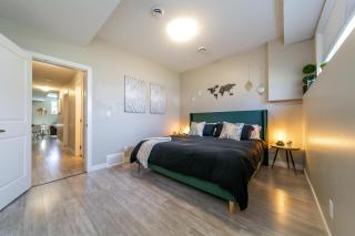 Executive Home - Long Stays Welcome - Garage Parking - Free WiFi & Netflix - 5
