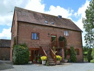 The Oast House - farm stay apartment set within 135 acres - Bromyard - 0