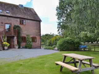 The Oast House - farm stay apartment set within 135 acres - Bromyard - 8