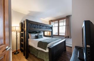 Wonderful Zephyr Mountain Lodge condo with forest views - close to gondola condo - 4