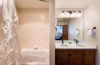 Zephyr Mountain Lodge Premium-Rated 1705 - 1