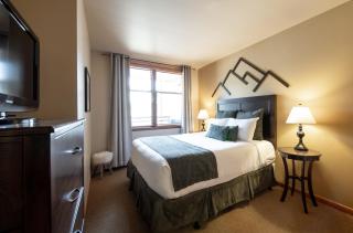 Great Zephyr Mountain Lodge Condo with Village & Continental Divide Views condo - 5