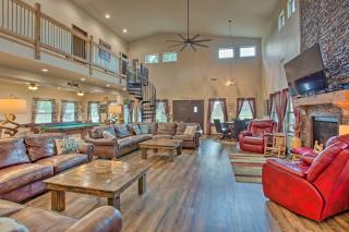 All-Encompassing Family Retreat Near Lake Texoma! - Kingston - 2