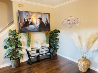Stylish and Cozy Retreat - Buford - 8