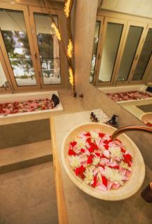 Bruny Island Oceanfront Luxe Cabin with Spa - 8