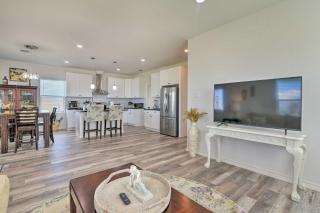 Bright and Breezy Galveston Retreat with Deck! - 5