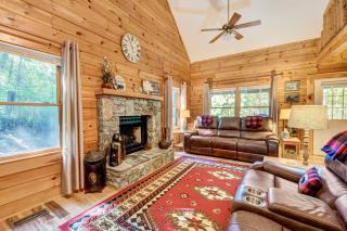 Waynesville Cabin with Covered Deck and Fire Pit! - Lake Junaluska - 5