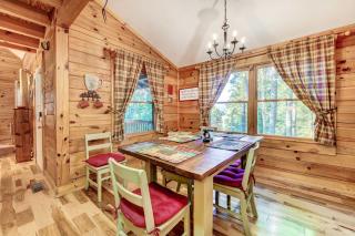 Waynesville Cabin with Covered Deck and Fire Pit! - Lake Junaluska - 1
