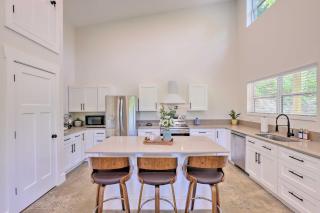 Pet-Friendly Asheville Retreat with Hot Tub - Asheville - 4