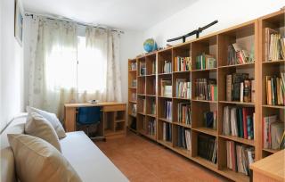 3 Bedroom Cozy Home In La Algaba - 5