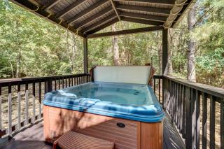 Private Broken Bow Cabin with Hot Tub and Gazebo! - Broken Bow - 9