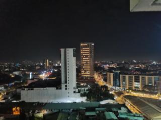 AVIDA TOWERS 1BR Sea and City View Condo at Poblacion - Dávao - 8