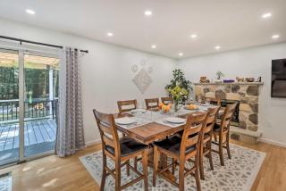 Game Room and Yard Family Paradise in Pocono Summit - 4