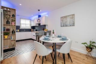 Beautiful 2 bedrooms split level Fulham Apartment - 8