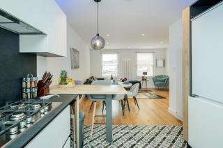 Beautiful 2 bedrooms split level Fulham Apartment - 3