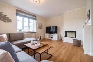 Caras Hus - Midlum - 1