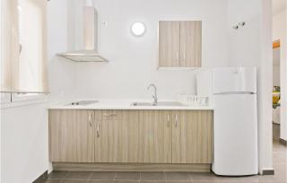 Beautiful Home In El Coronil With Wifi - 7