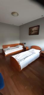 Motel przy stacji paliw Amic - Stradomia Wierzchnia - 1