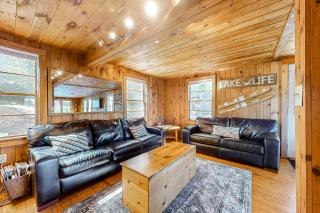 Maggie's Lakeside Cottage - 2