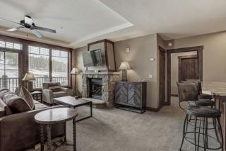 Crystal Peak Lodge 2 Bedroom Ski In, Ski Out Slopeside Condo At The Base Of Peak 7 - 9