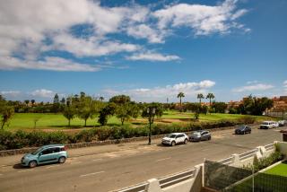 Modern apartment in residential complex with pools - 4