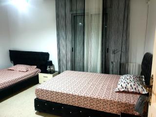 un grand 2 chambres et salon à ennasr1 - 2