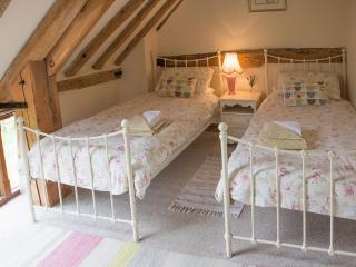 Henry's Barn - Ukc3168 - Walpole - 2