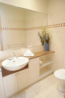 REDGUM RETREAT BRIGHT - Luxury Spa Villa - Bright - 1