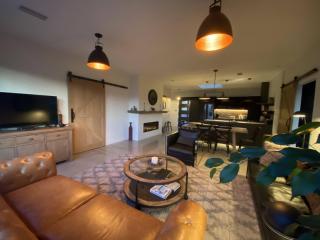 Black Stilt Retreat, STUNNING luxury property - Twizel - 0