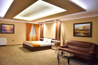 Hotel Rothmans-Breakfast - Free parking - Lobby - 5
