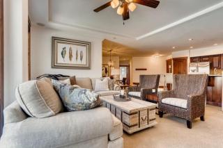 Crystal Peak Lodge 3 Bedroom Ski In, Ski Out Slopeside Condo At The Base Of Peak 7 - 7