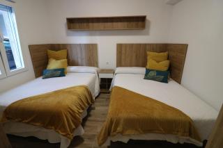 Casa adosada con pequeño patio - 2