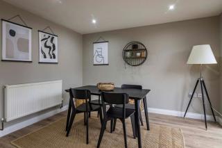 Cosy Home with Snug and Three Bedrooms Message us for Long Stay Prices - Nottingham - 6