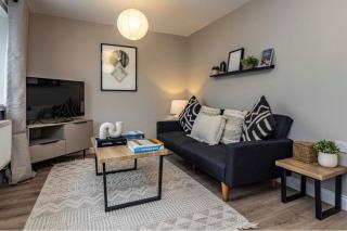 Cosy Home with Snug and Three Bedrooms Message us for Long Stay Prices - Nottingham - 9