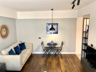 Center of Tirana "Blue Marine" Studio Apartment - Tirana - 2