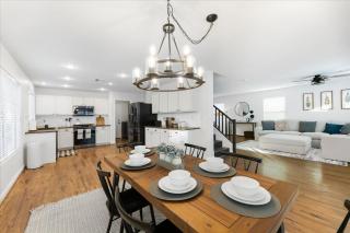 Modern farmhouse ~ 4 BD home with a sparkling pool - 4