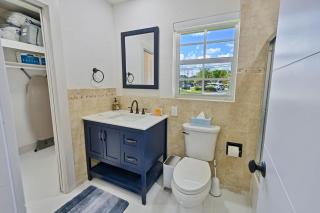 Salt Life Beach Cottage Sleeps 8 Heated Pool - Pompano Beach - 1